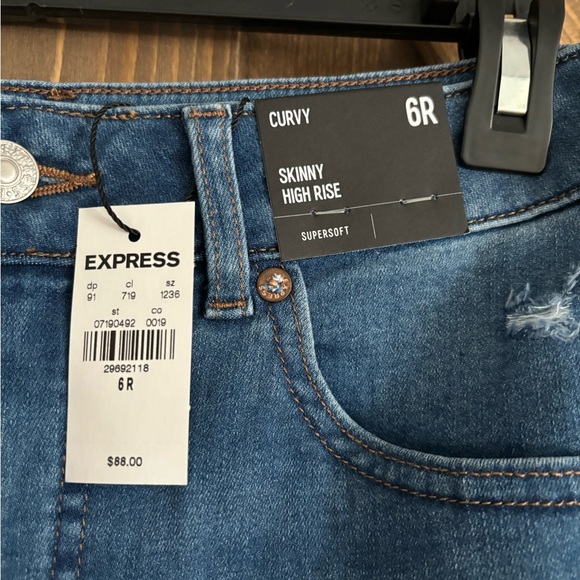 Express Curvy Skinny Jeans - Picture 6 of 6
